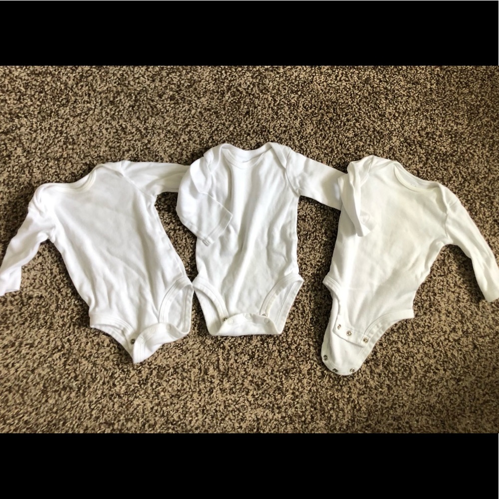 Set of 3 long sleeved onesie